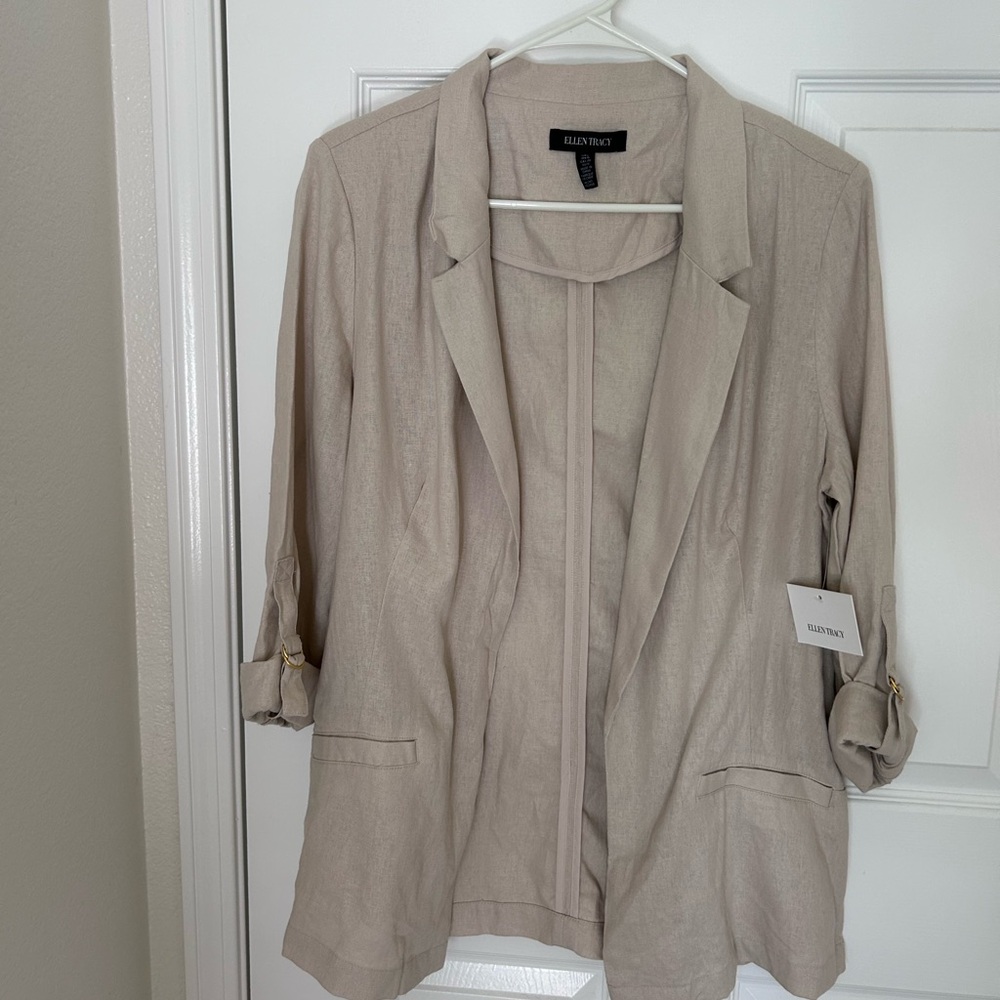 Ellen Tracy Women's 2 piece Tan Linen Suit